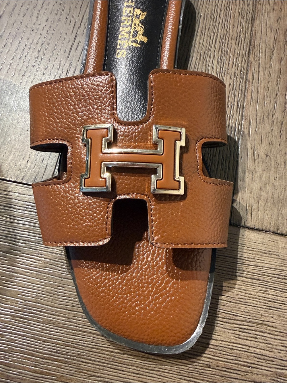 Hermès Orange Brown Leather Oran Sandals with Gold H Accent - Picture 4 of 4
